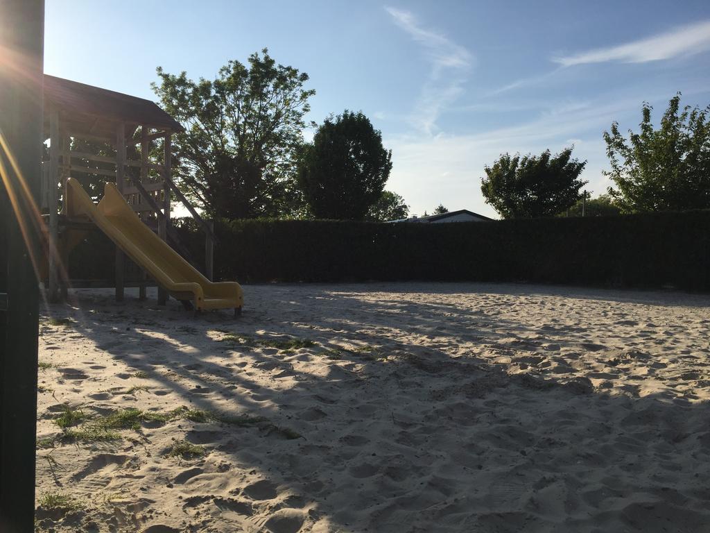 Camping Caravaning Les Cerisiers Berck Sur Mer Verton Екстериор снимка