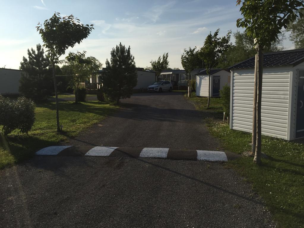 Camping Caravaning Les Cerisiers Berck Sur Mer Verton Екстериор снимка