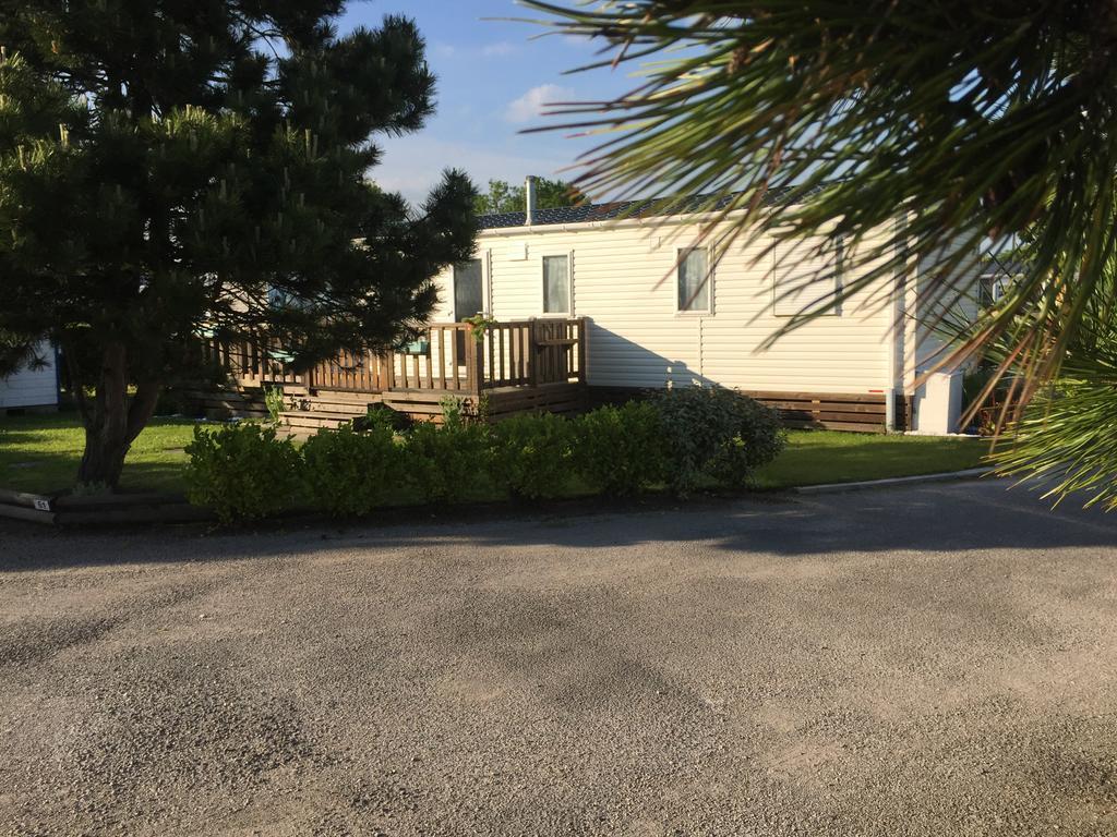 Camping Caravaning Les Cerisiers Berck Sur Mer Verton Екстериор снимка