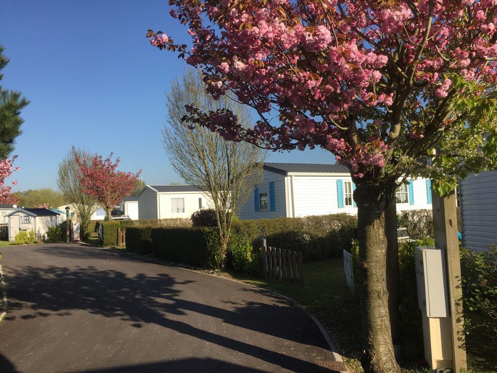 Camping Caravaning Les Cerisiers Berck Sur Mer Verton Екстериор снимка