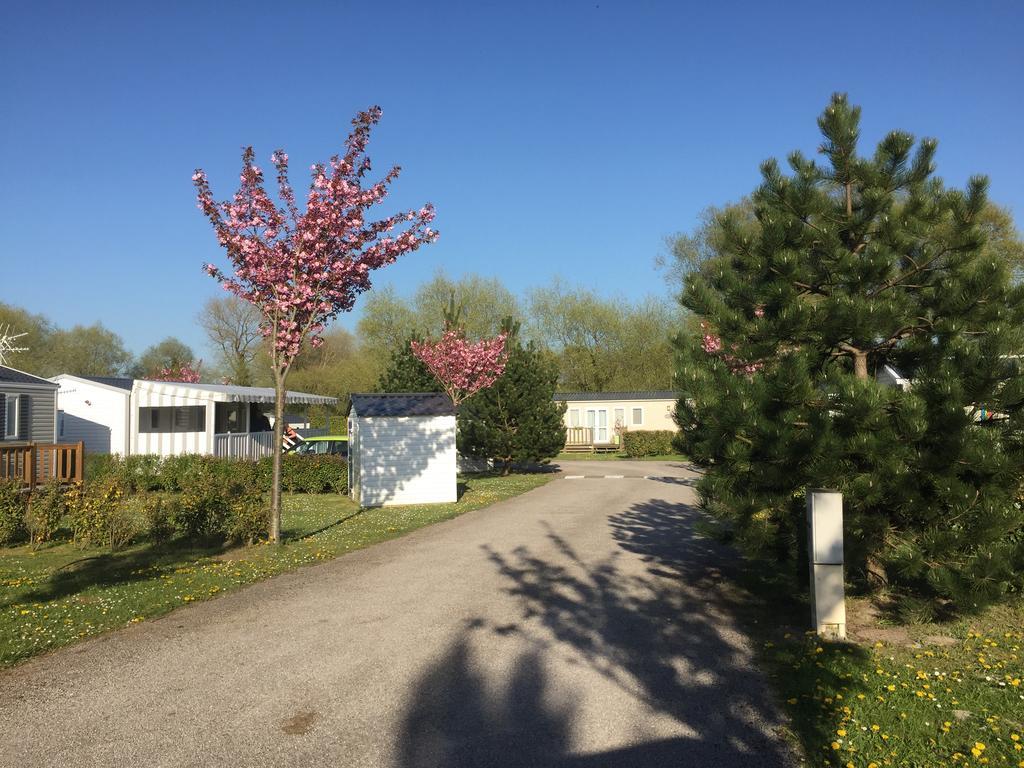 Camping Caravaning Les Cerisiers Berck Sur Mer Verton Екстериор снимка