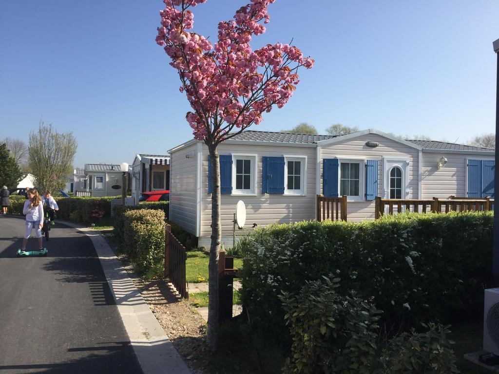 Camping Caravaning Les Cerisiers Berck Sur Mer Verton Екстериор снимка