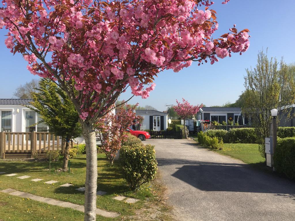 Camping Caravaning Les Cerisiers Berck Sur Mer Verton Екстериор снимка